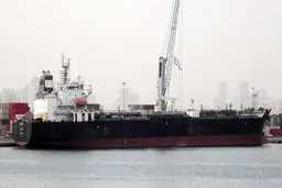 ونزوئلا در مقابل بنزین ایران چه می‌دهد؟