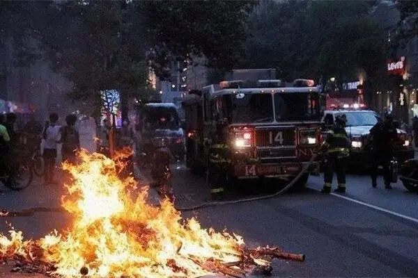دستور منع رفت و آمد در شهرهای مختلف آمریکا صادر شد