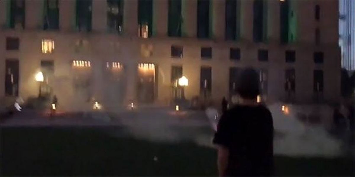ساختمان قضایی آمریکا به آتش کشیده شد