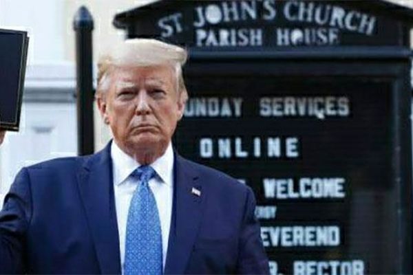 قسم خوردن ترامپ در کلیسا برای سرکوب اعتراضات