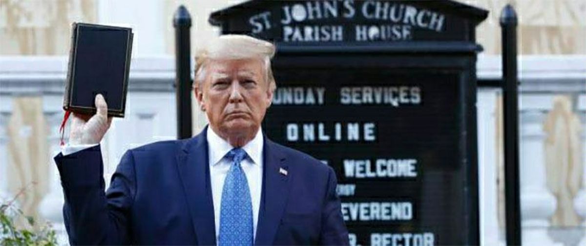 قسم خوردن ترامپ در کلیسا برای سرکوب اعتراضات