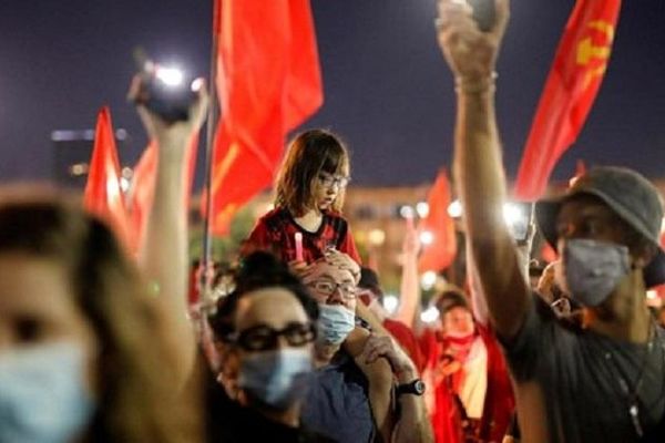ساکنان تل‌آویو علیه طرح اشغال کرانه باختری تظاهرات کردند