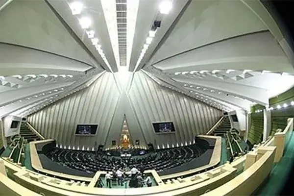 وزرای اقتصاد روحانی و احمدی‌نژاد بهم رسیدند