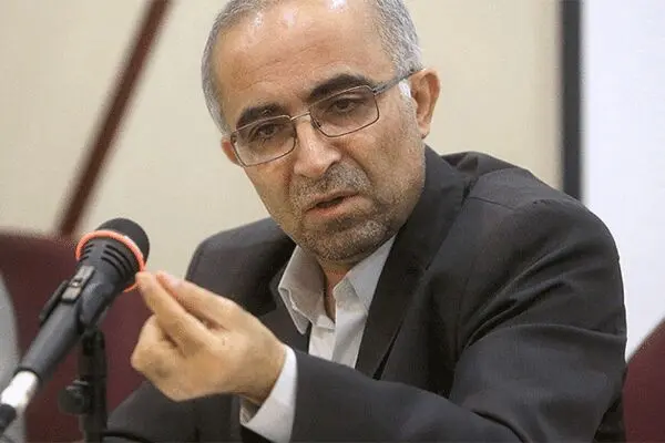 روحانی جامعه را به سمت فقر هدایت می‌کند