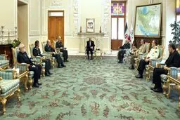 قالیباف: اقتصاد و صنعت نیز مردمی شود، پیشرفت خواهد کرد