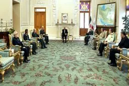 قالیباف: اقتصاد و صنعت نیز مردمی شود، پیشرفت خواهد کرد