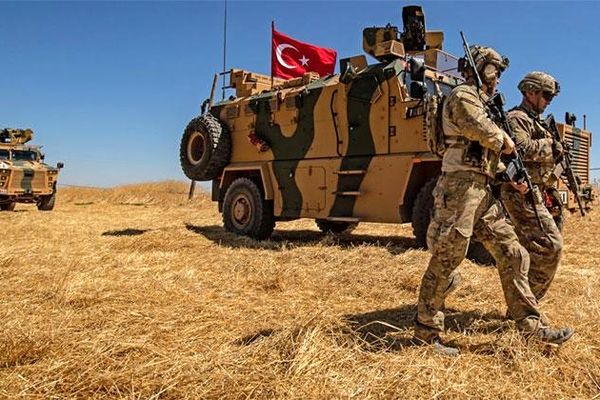 ترکیه تجهیزات جدید جنگی به سوریه فرستاد