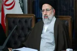 عکس یادگاری رئیسی با عشایر استان فارس