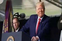 تهدید خنده‌دار «ترامپ»؛ «فوتبالیست‌ها زانو بزنند، دیگر فوتبال نمی‌بینم