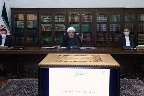روحانی: بانک مرکزی باید متخلفان ارزی را به مردم معرفی کند