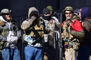 شبه‌نظامیان «بوگالو» در امریکا چه می‌کنند؟