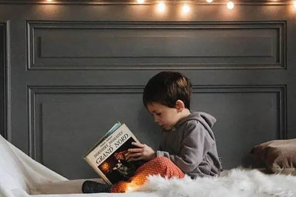 مطالعه کتاب غیر درسی چه تاثیری بر بهبود مطالعه افراد دارد؟