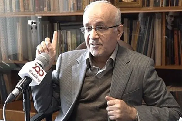 سیاست ارزی کشور شفاف و واقع بینانه نیست