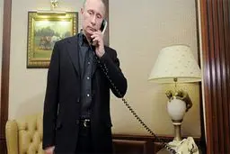 رایزنی تلفنی پوتین و مرکل درباره ایران