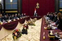 الکاظمی: به زودی به وعده‌های خود عمل می‌کنم