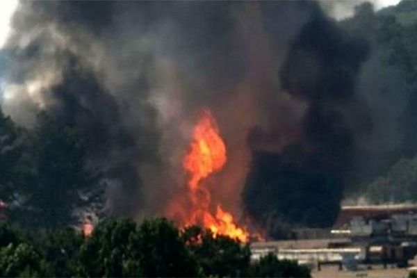 وقوع آتش‌سوزی مهیب در یک کارخانه در آمریکا