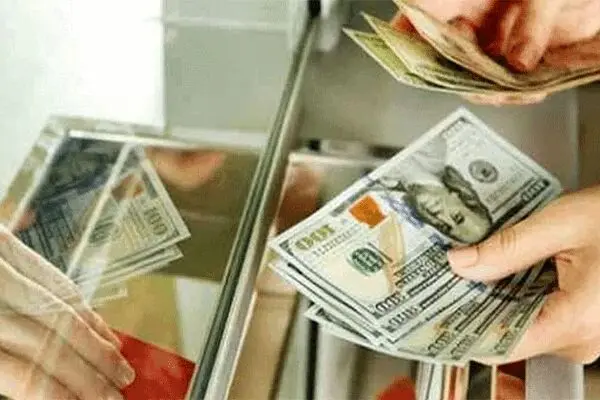 جدول: نرخ طلا، سکه و ارز در بازار امروز دوشنبه ۶ مرداد