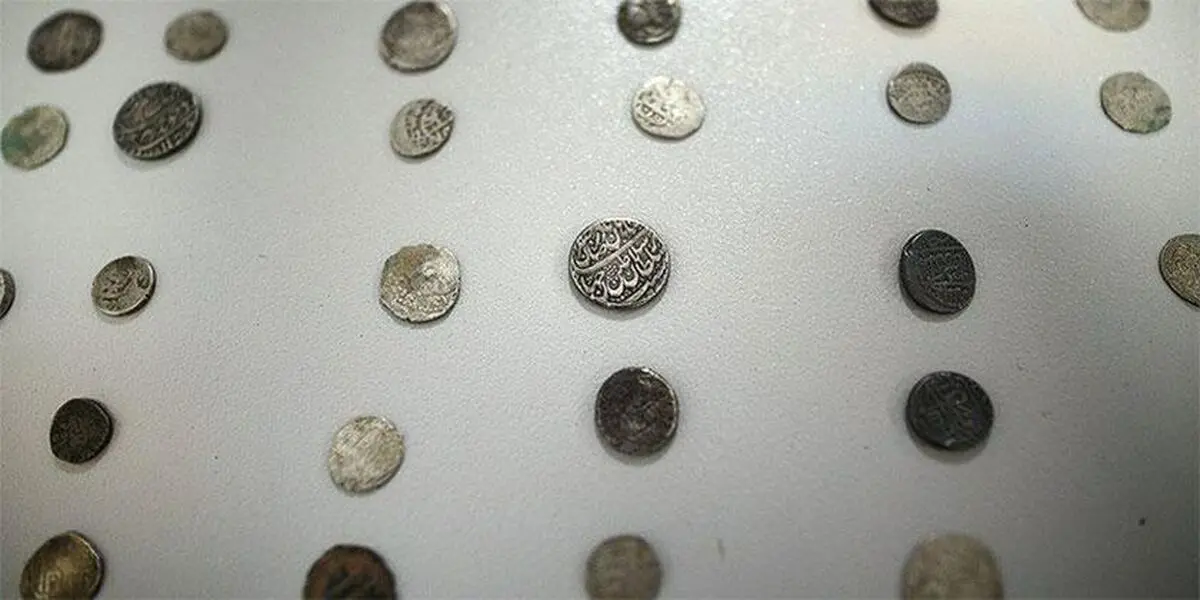 کشف ۷۵۰ سکه ۳ هزار ساله در تهران
