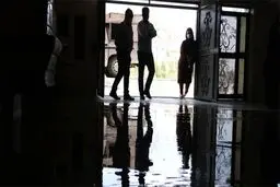 نشتی آب در خانه‌های مسکن مهر ماهدشت!