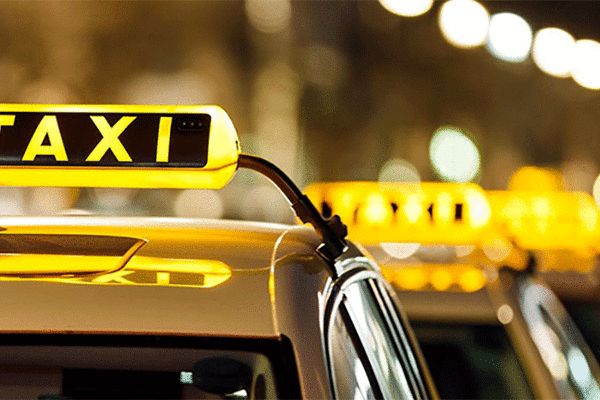 تاکسی‌های اینترنتی نرخ‌های بالا را به مسافر اعلام کنند