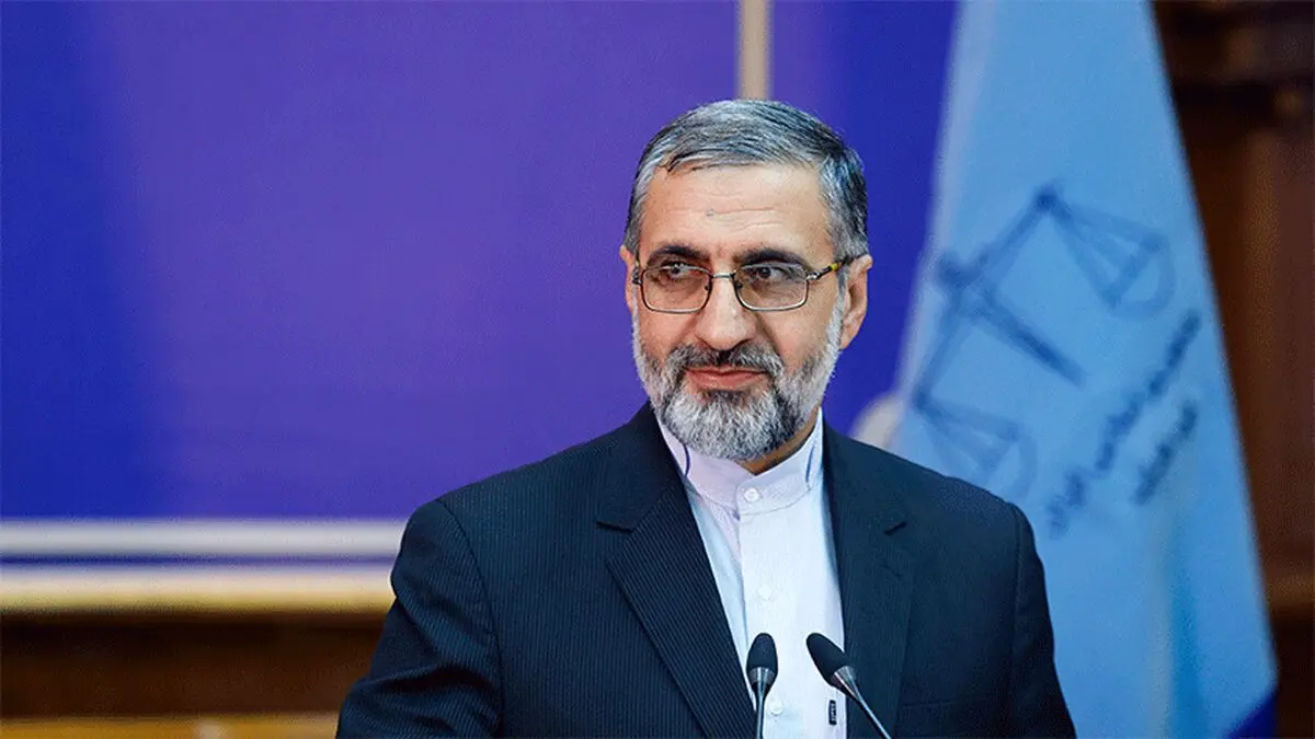 ماده ۱۰۰ قانون قبل از انقلاب است و نیازمند بازنگری است