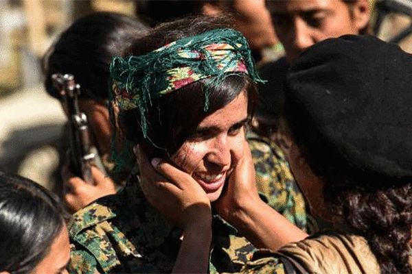 عناصر کُرد سوریه از میان دختربچه‌ها سرباز جذب می‌کنند