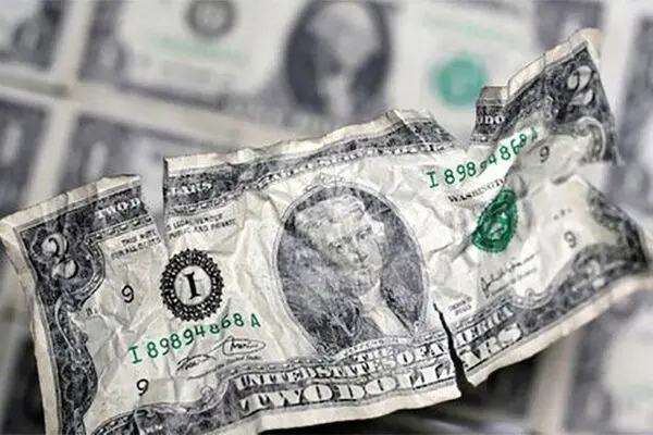 دلار در پرتگاه