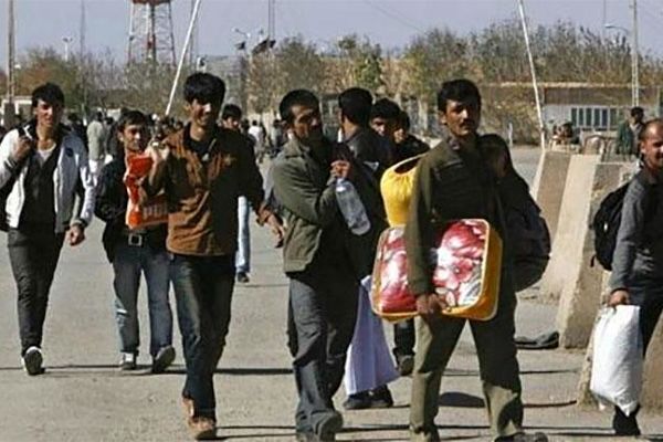 حضور مهاجران افغان در ایران قانونمند می‌شود