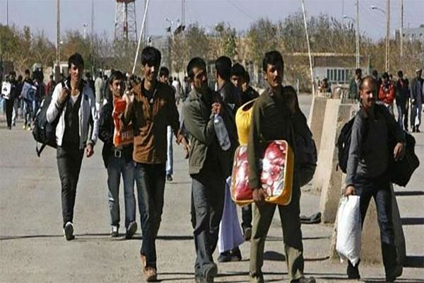حضور مهاجران افغان در ایران قانونمند می‌شود