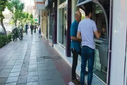 کرایه دادن پیاده‌روها در پایتخت شروع شد