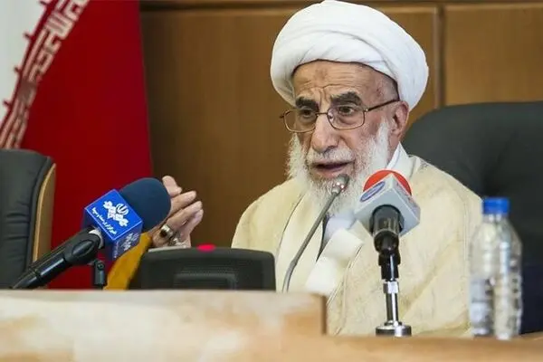 آیت‌الله جنتی: مردم در حد توان به مردم لبنان کمک کنند