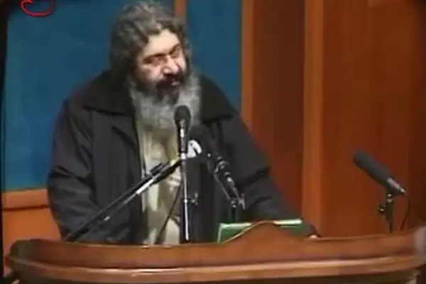 فیلم: در خانه خویش زن ذلیلیم...