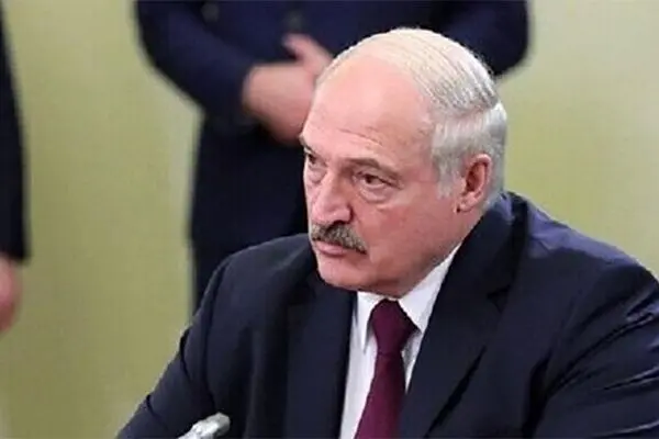 لوکاشنکو: لازم است با پوتین صحبت کنم