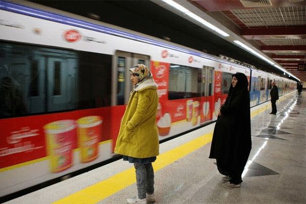 عمر هر قطار مترو در تهران چند سال است؟