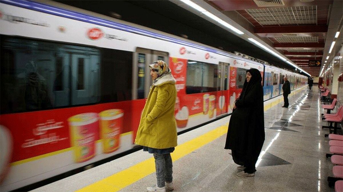 عمر هر قطار مترو در تهران چند سال است؟