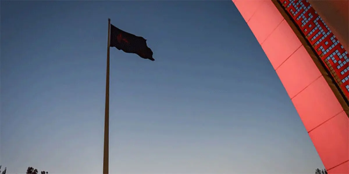 بزرگترین پرچم سیاه کشور به اهتزاز در می‌آید