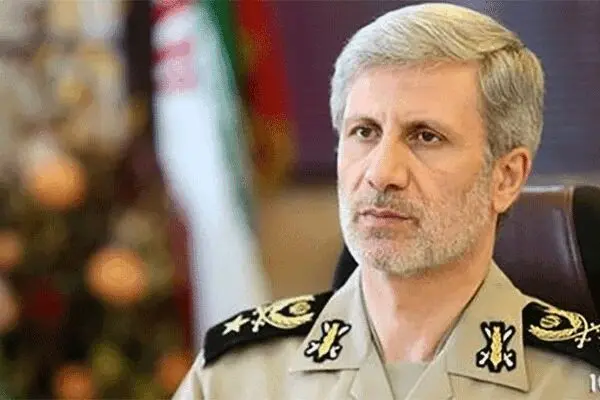 وزیر دفاع: خط تولید موتور جت اوج را در روز صنعت دفاعی افتتاح می‌کنیم