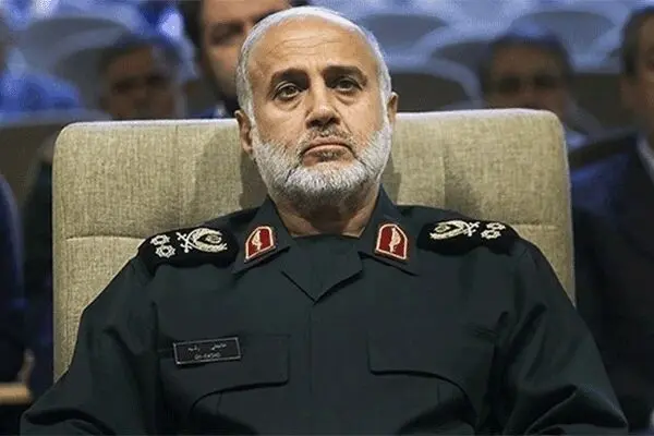 دشمنان از آزمودن قدرت اراده و توان ارتش و سپاه بپرهیزند