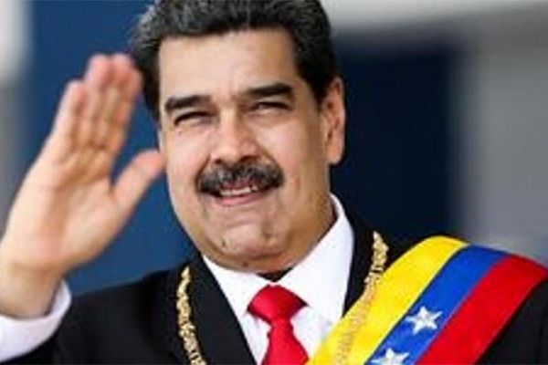 تشکر مادورو از ایران برای کمک به صنعت نفت ونزوئلا