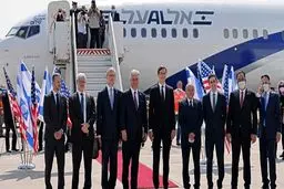 عکس: اولین پرواز خیانت برخاست