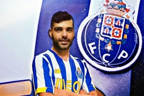 رکورد: طارمی قراردادش با پورتو را امضا کرد