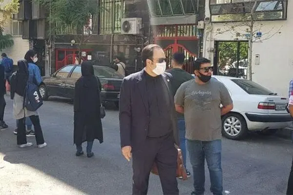 تجمع هواداران مقابل ساختمان پرسپولیس؛ خواسته آنها برکناری رسول‌پناه