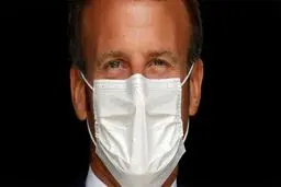 مکرون در مقابل اهانت نشریه «شارلی ابدو» به پیامبر اکرم (ص) ساکت ماند