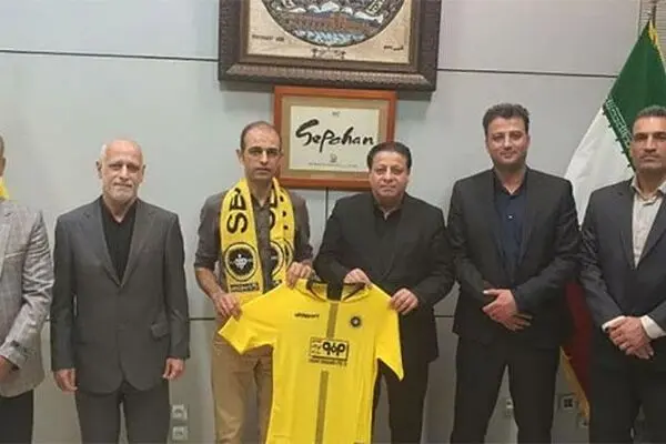 محرم نویدکیا با قراردادی ‎۳ ساله سرمربی سپاهان شد