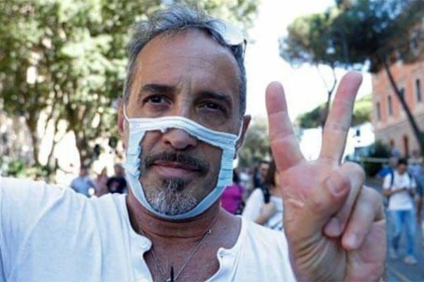 تظاهرات بر علیه ماسک صورت در ایتالیا