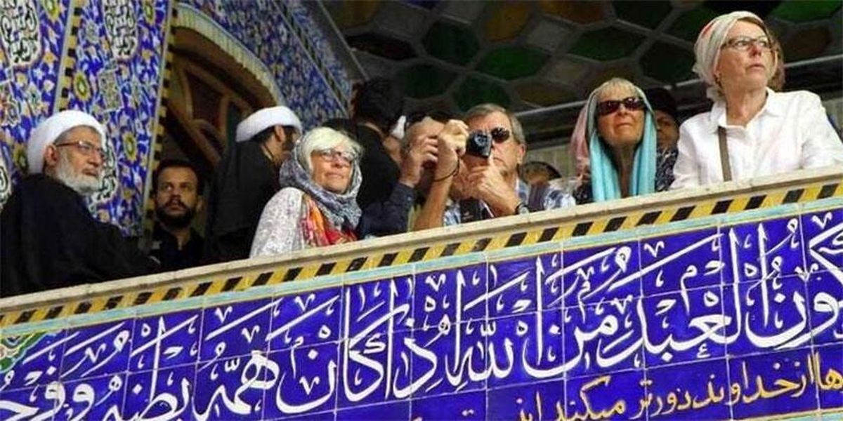 چرا داشتن ححاب برای گردشگران خارجی در ایران لازم است؟