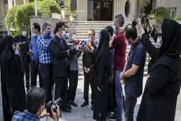 رسانه‌های منتقد دولت از حضور در حیاط دولت منع شدند