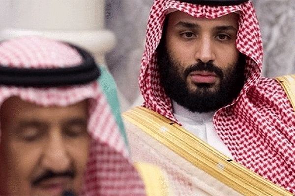 پادشاه عربستان برای سلامتی ترامپ دست به دعا برداشت