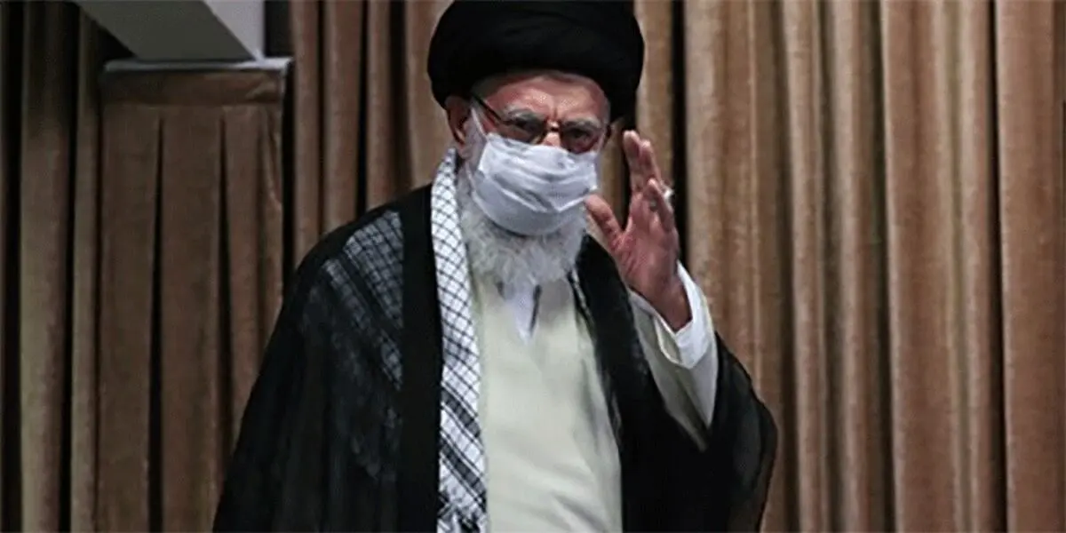 عکس: ترجمه آیه نصب شده بر کتیبه حسینیه امام خمینی (ره)
