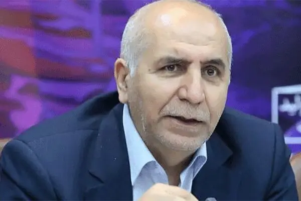 سرقینی: کارت‌های بازرگانی جمع می‌شود